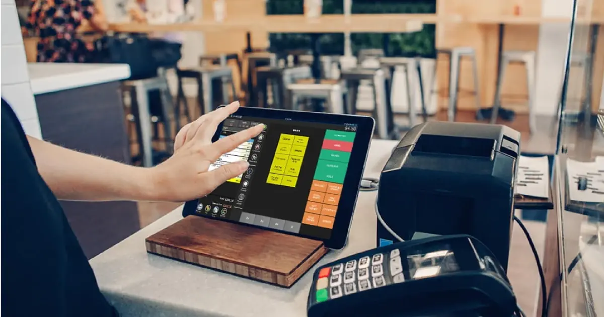 Sistema POS moderno funcionando en un negocio